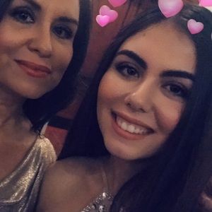 Meet your Posher, Valeria